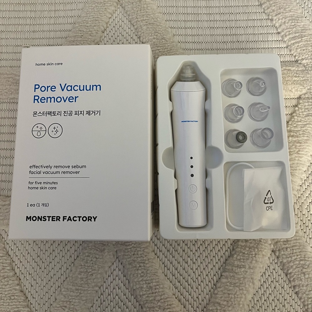 Brand New with Box - Korean KBeauty Pore Vacuum Beauty Device